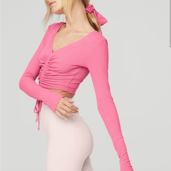 Alo yoga Ribbed Cinch Cropped Long Sleeve in pink fuschia - Picture 3 of 6